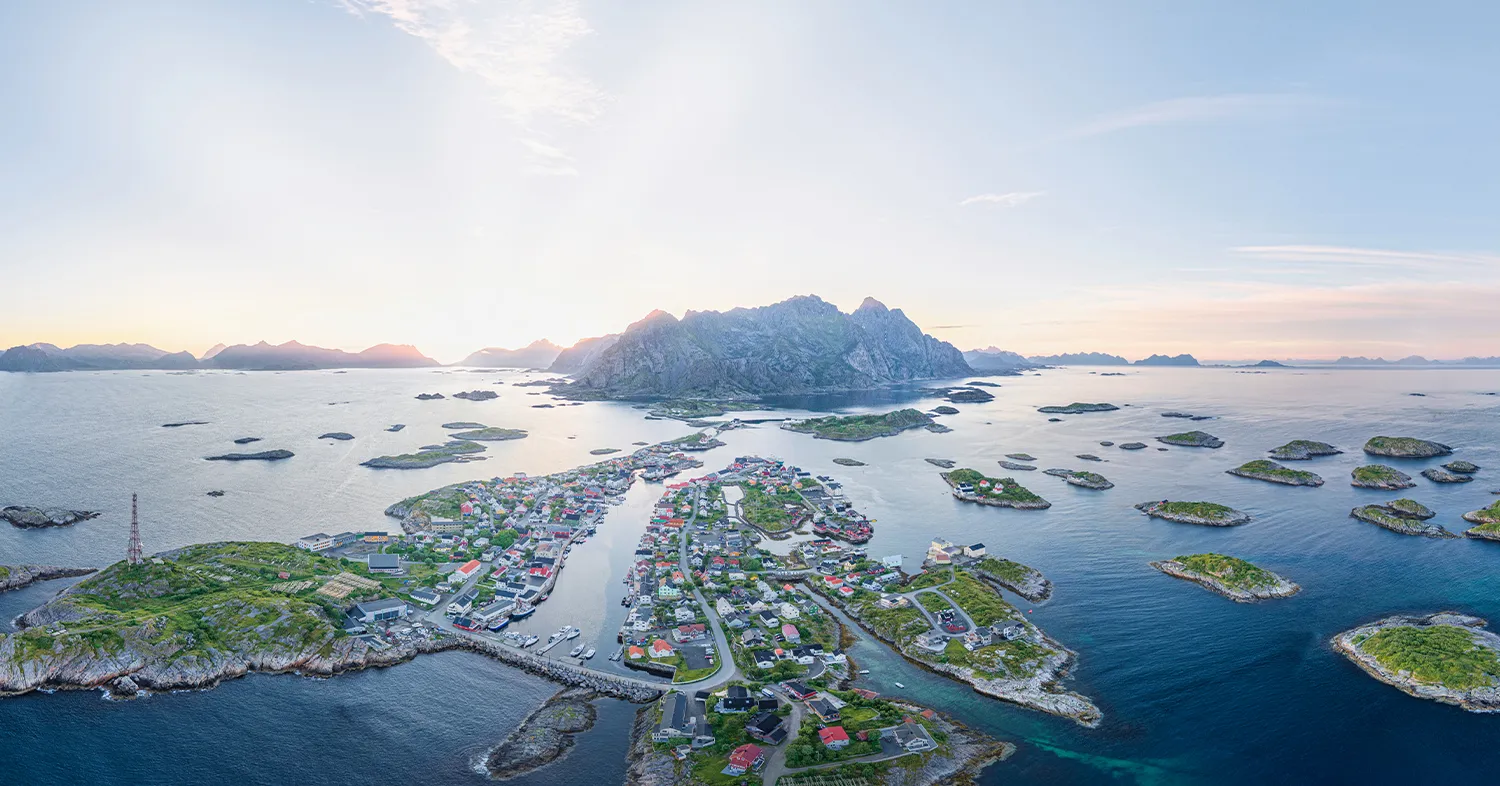 Preview image of a 360° photograph from the iconic Henningsvær football pitch, Lofoten, Norway